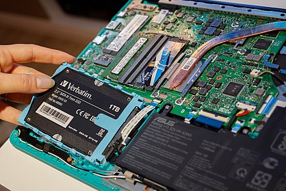 verbatim-vi550-s3-ssd-49350-49351-49352-49353-lifestyle04