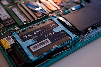 verbatim-vi550-s3-ssd-49350-49351-49352-49353-lifestyle06